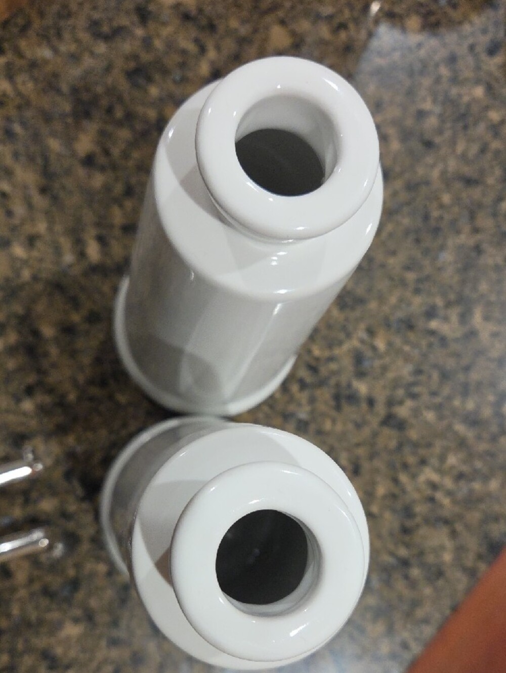 Le Creuset White  Oil & Vinegar Set - Picture 6 of 13